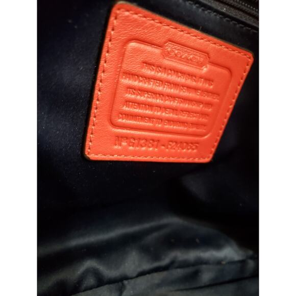 Coach Carrie Color Block Tote # F24065 Camel Navy Leather Old Money Large Purse - Picture 8 of 13